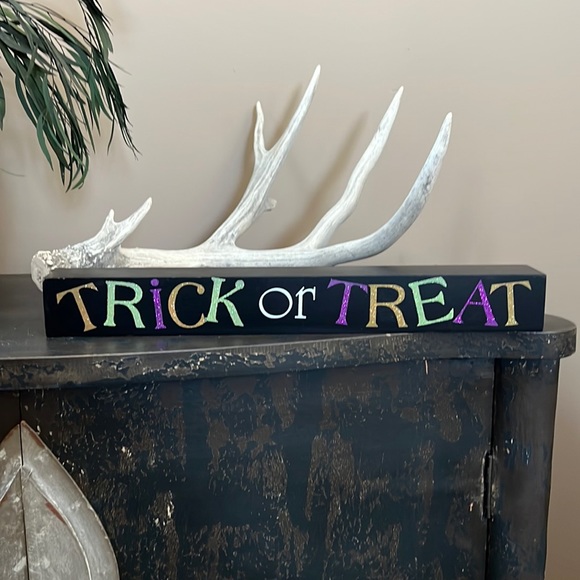 TRICK or TREAT Block Sign - Picture 1 of 3